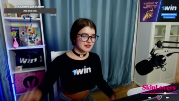 A streamer girl skinloverss gave herself to me during a donation stream