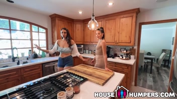 Desperate Realtor Calls Buyer Over for Double BJ & Shared Cock Threesome