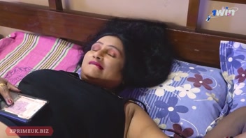 Desi Hot Indian Bhabhi Secretly Fucks Boyfriend