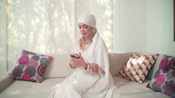 Tatiana Alvarez fulfills an Indian boy's fantasy of recording with her for Pornhub