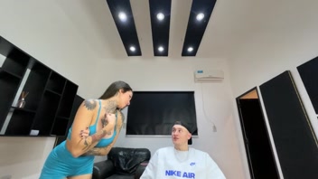 Fucks her stepbrother cofla24cm while playing video games - LIVE!