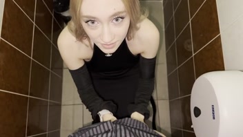 A schoolgirl in heels made a teacher happy for her prom in the restroom