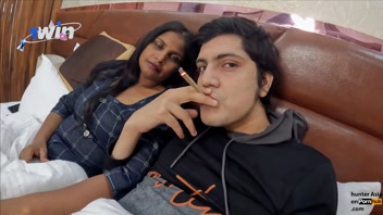 Bhabhi Ji Hotel Mein Hai.... ( Sandhya Bhabhi Hot Chudayee )