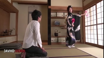 Hot Kimono Babe Gives Unforgettable Blowjob Action in Steamy Asian Porn Video