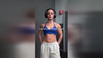 Virgin Teen's Wildest TikTok Yet – Accidentally Exposed Her Pussy!