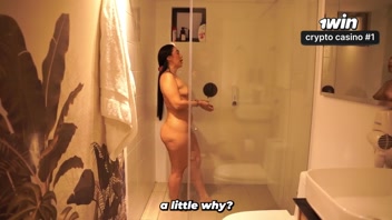 Prank in the bathroom - Stepmother comes out naked thanks to her stepson's joke