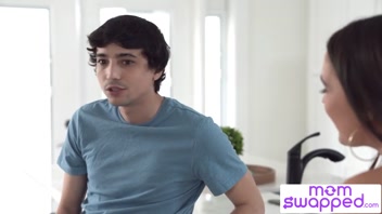 Sarah Taylor Teaches Katrina Colt How StepFamilies Get Along S2:E4